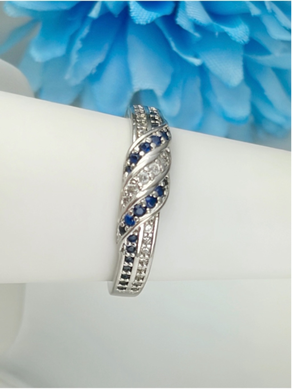Estate Sterling Silver 925 White and Blue Sapphire Ring Size 7